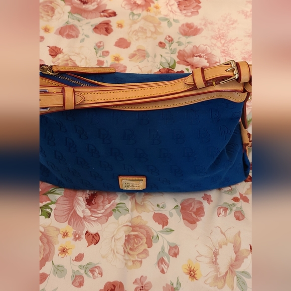 Dooney & Bourke - Picture 3 of 6